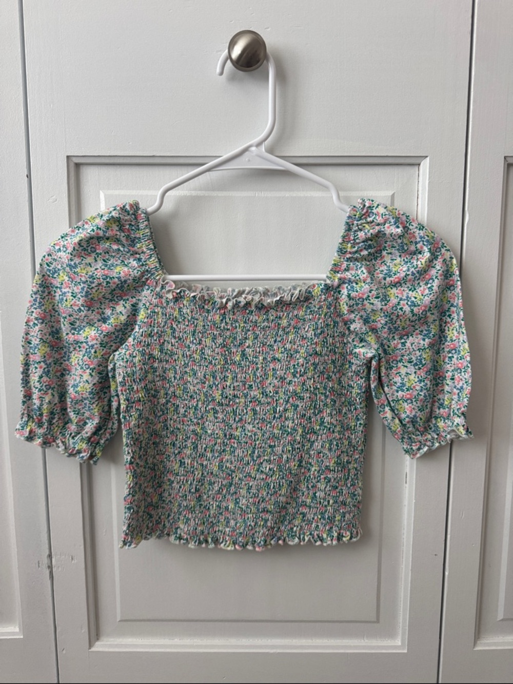 GAP kids Smocked Floral Puff-Sleeve Top - White Floral size M